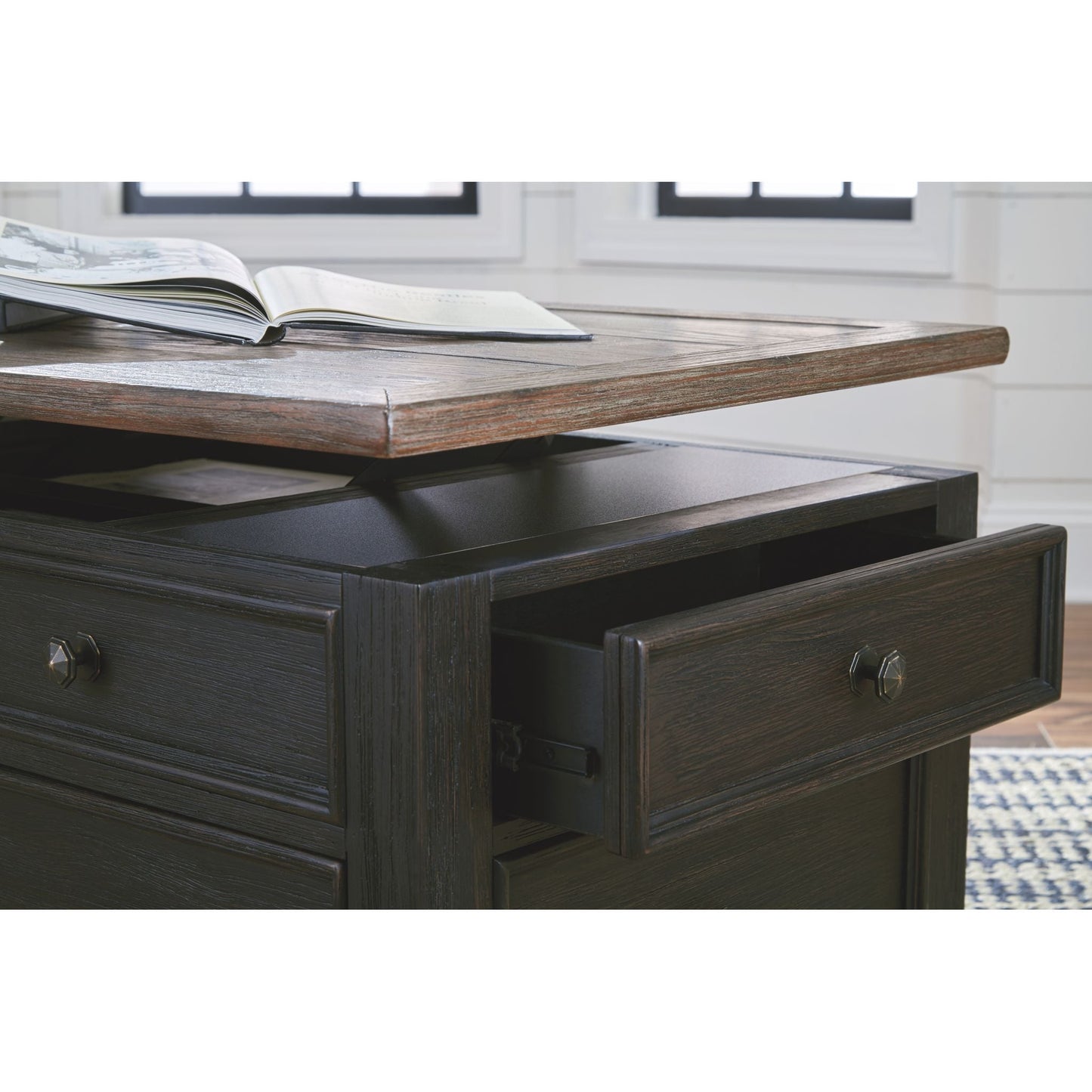 Table basse Tyler Creek avec plateau relevable