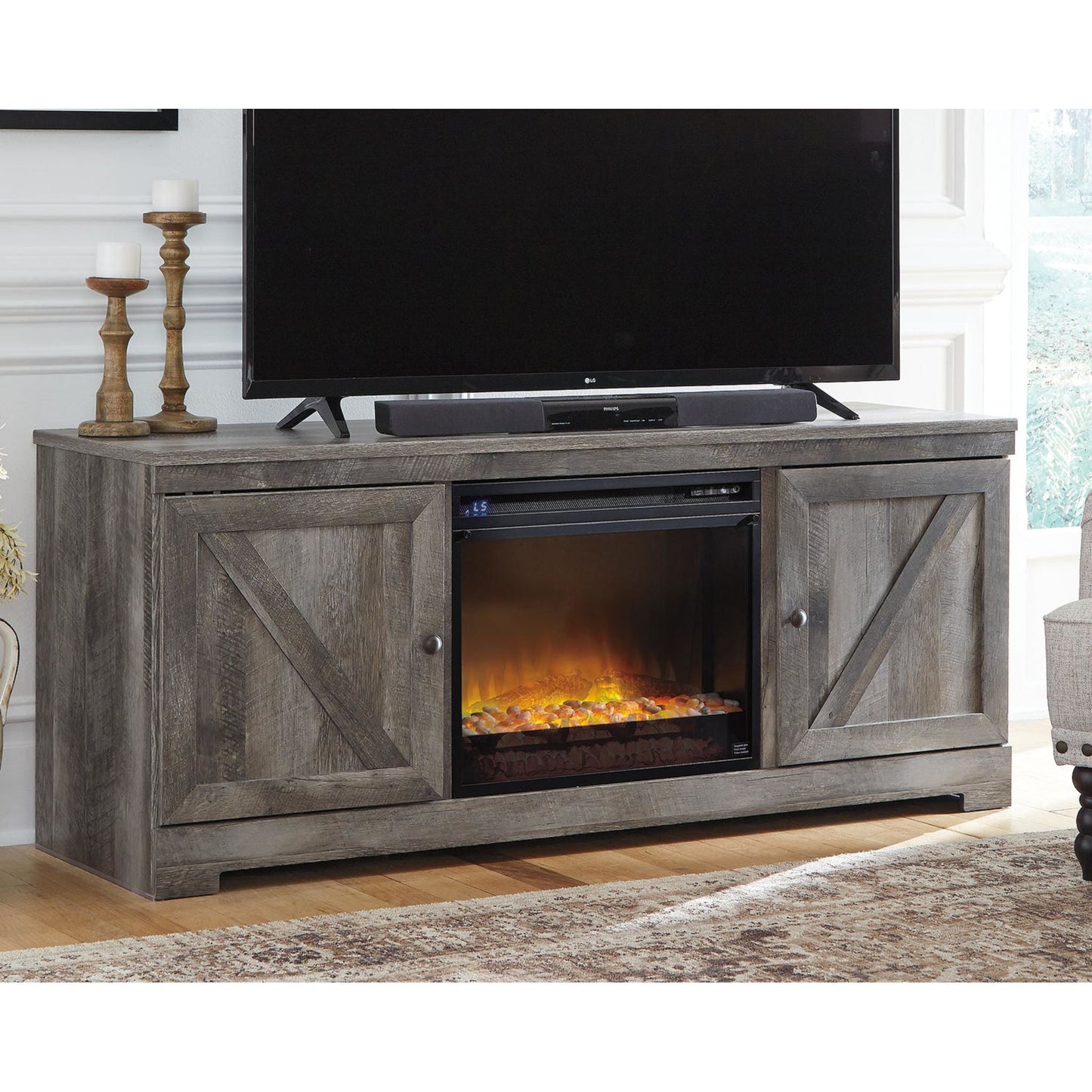 Meuble TV Wynnlow avec cheminée en pierre et verre