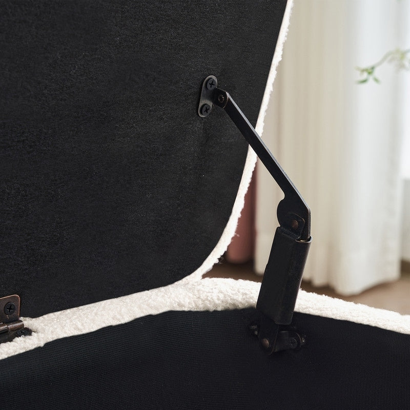 Pouf de rangement en boucle écrue (39,5 cm), en sherpa, avec pieds en bois, idéal pour le salon ou la chambre.