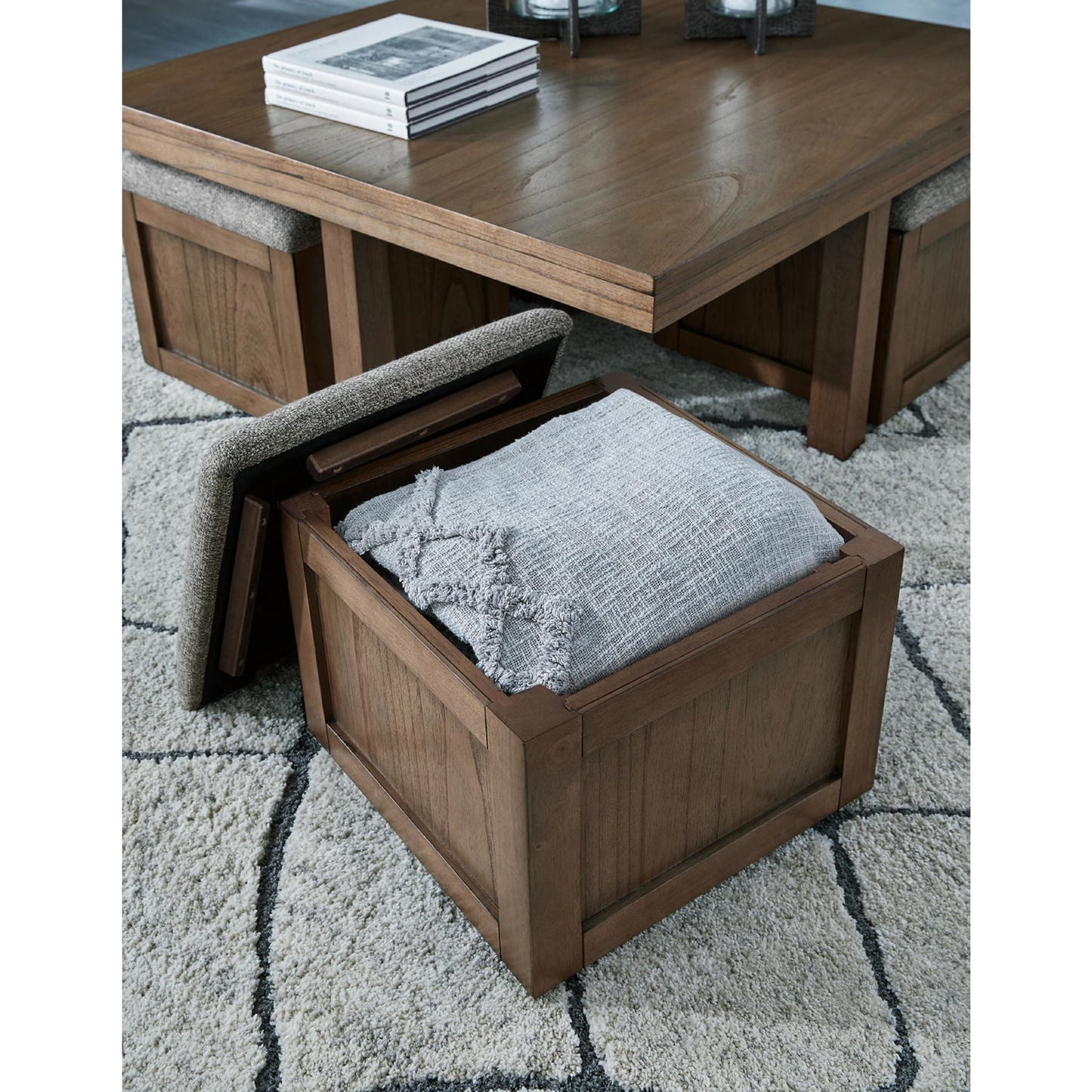 Table basse Boardernest avec 4 tabourets