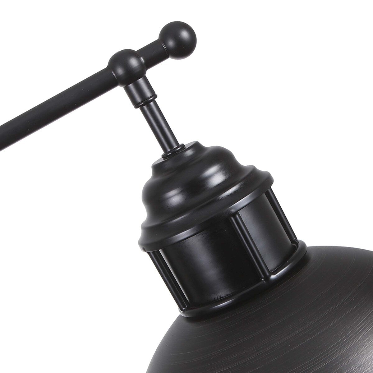 Suspension à trois lumières de style industriel/ferme, en métal, finition bronze huilé, pour îlot de cuisine.